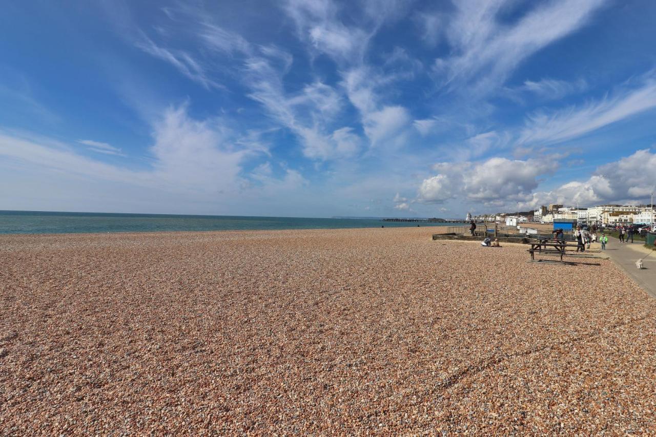 Master Accommodation Suite 2 Sea View With Balcony Hastings Exteriér fotografie