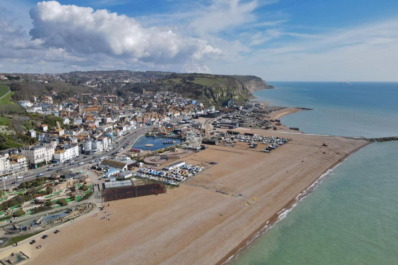 Master Accommodation Suite 2 Sea View With Balcony Hastings Exteriér fotografie