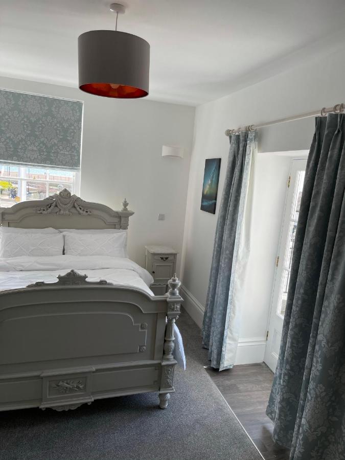 Master Accommodation Suite 2 Sea View With Balcony Hastings Exteriér fotografie