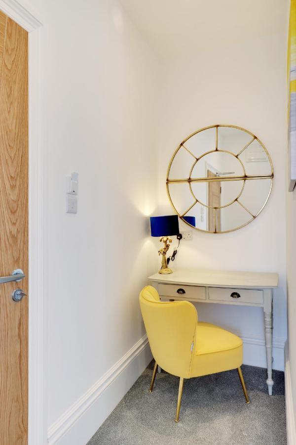Master Accommodation Suite 2 Sea View With Balcony Hastings Exteriér fotografie